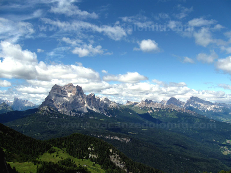The mountain weather forecasting stations know the Dolomites better